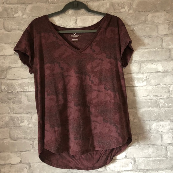 American Eagle maroon camo shirt - Picture 1 of 3